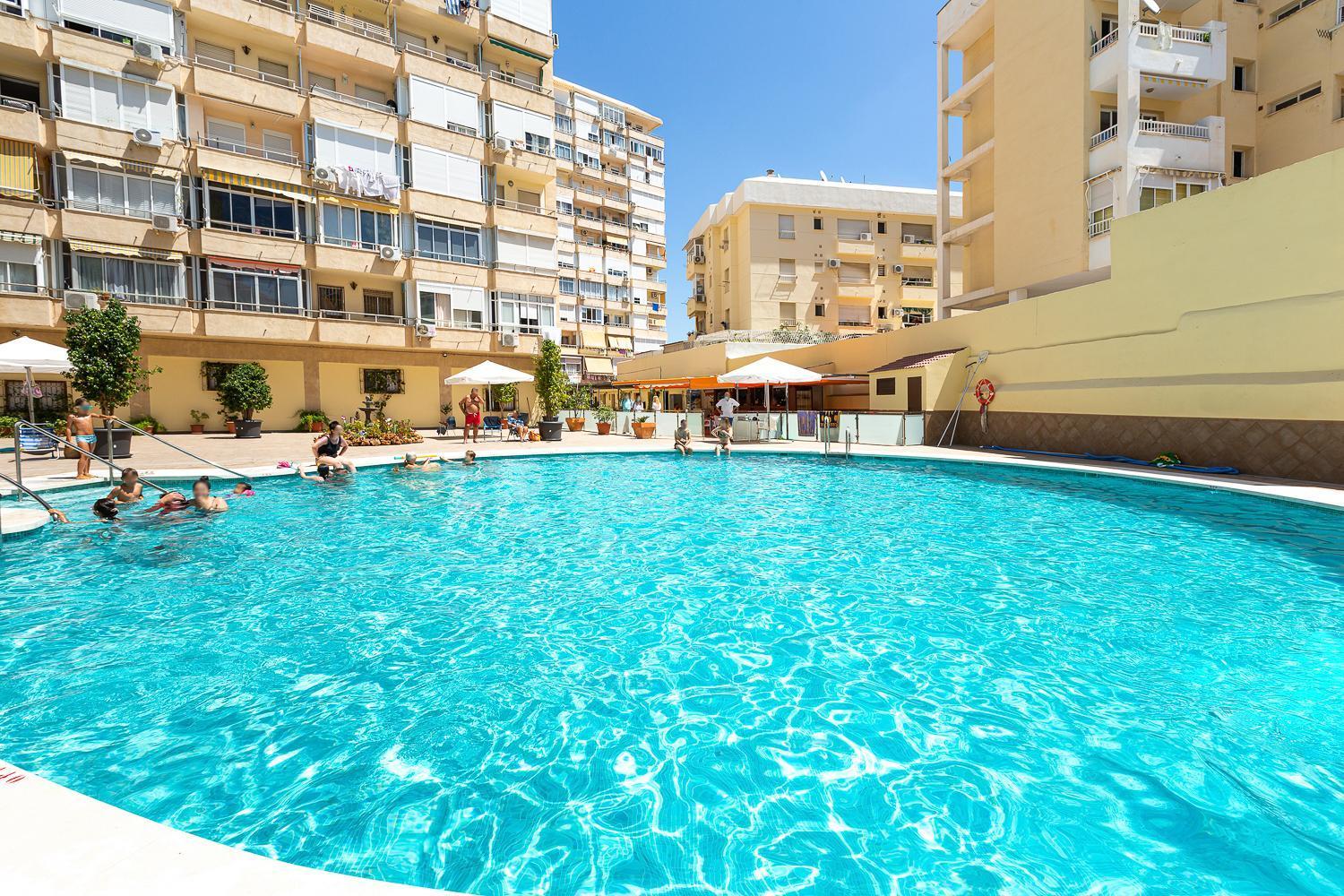 Ver1 - Terraza - 1 Dorm - Wifi - Centro A 100 Metros - Playa A 600 Metros Torremolinos Kültér fotó