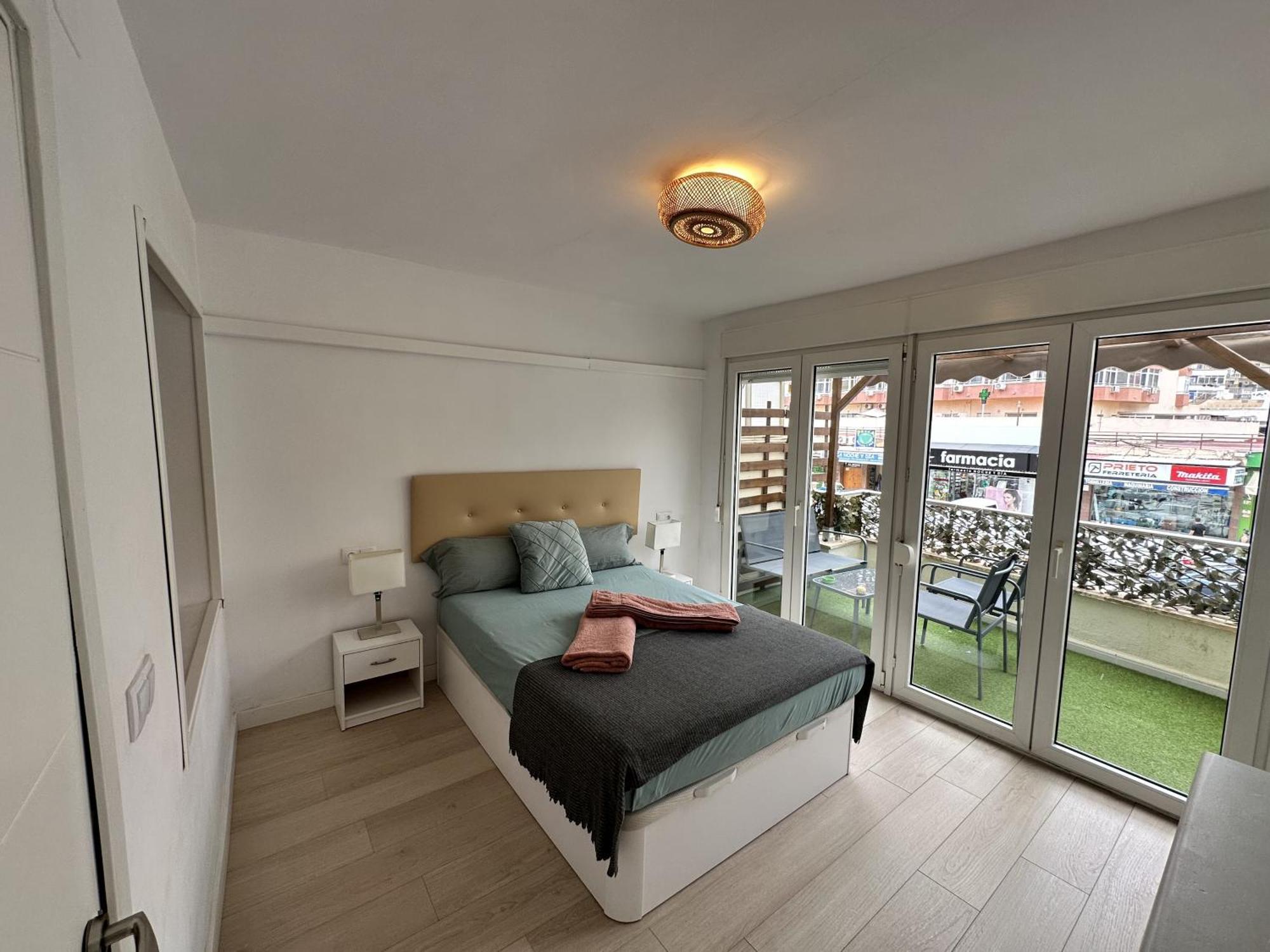 Ver1 - Terraza - 1 Dorm - Wifi - Centro A 100 Metros - Playa A 600 Metros Torremolinos Kültér fotó