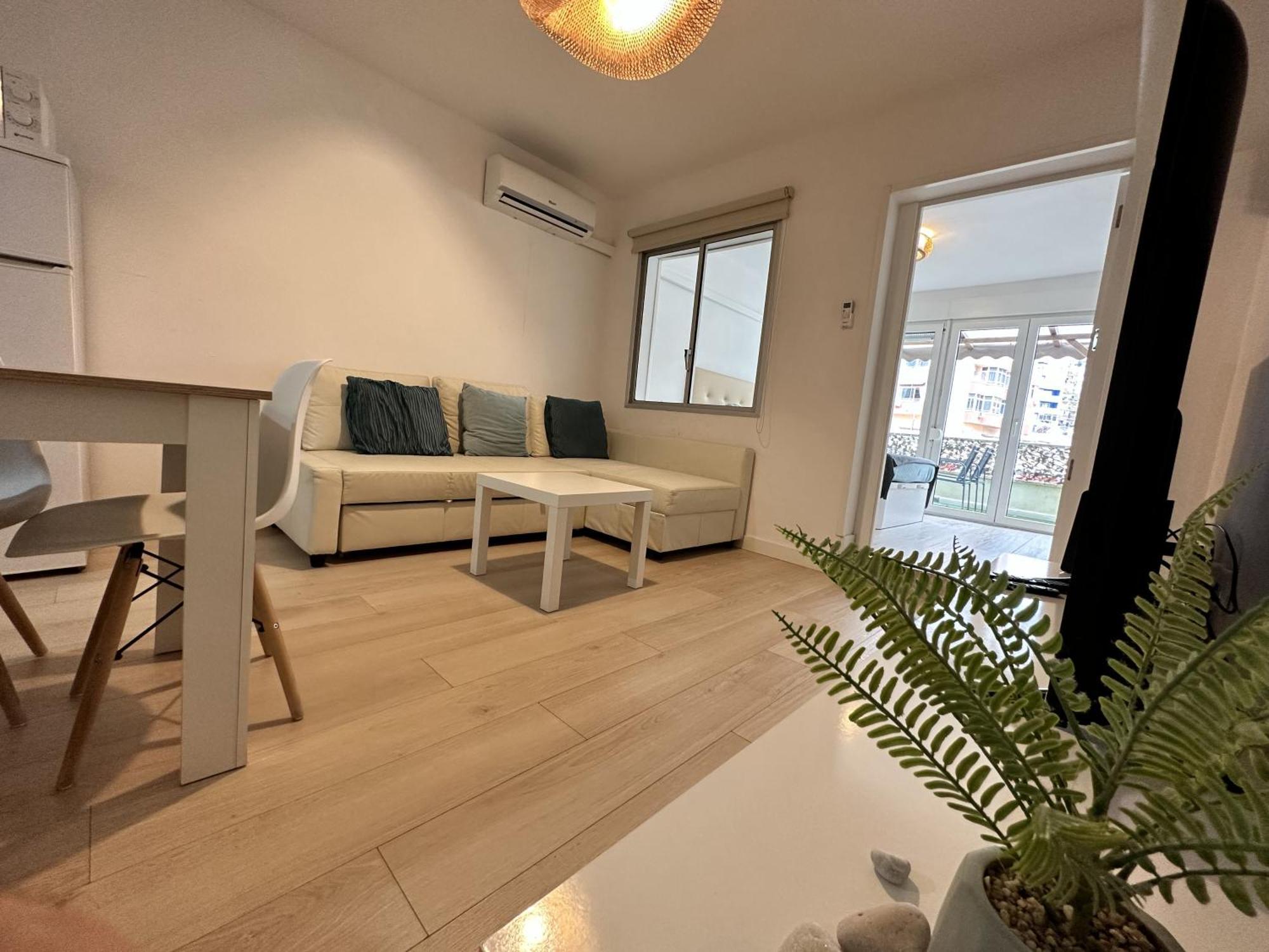 Ver1 - Terraza - 1 Dorm - Wifi - Centro A 100 Metros - Playa A 600 Metros Torremolinos Kültér fotó